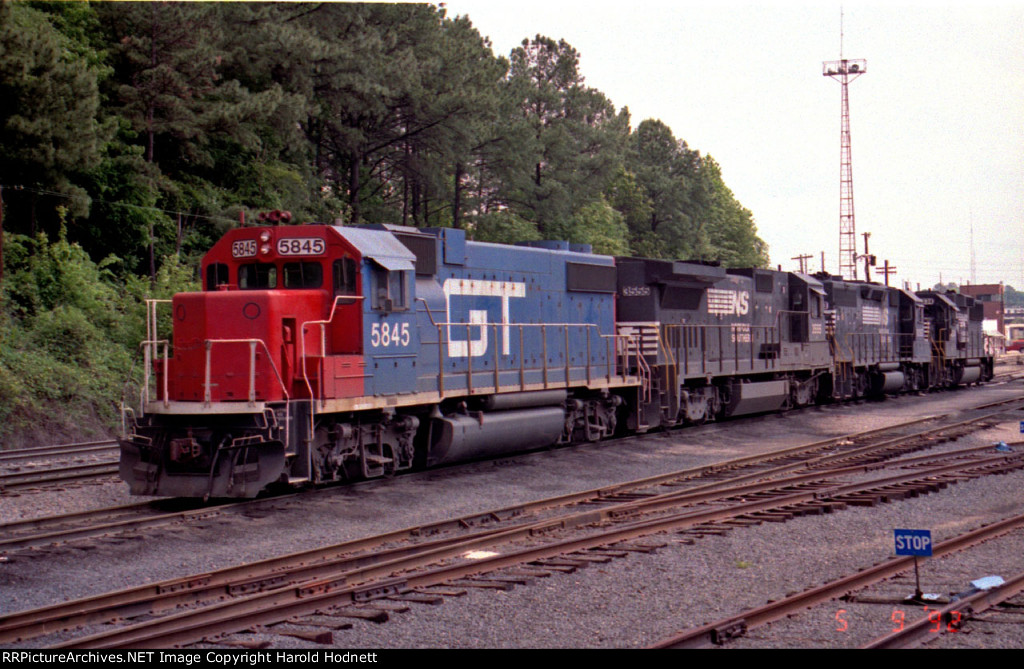 GTW 5845 and 3 NS units in Glenwood Yard